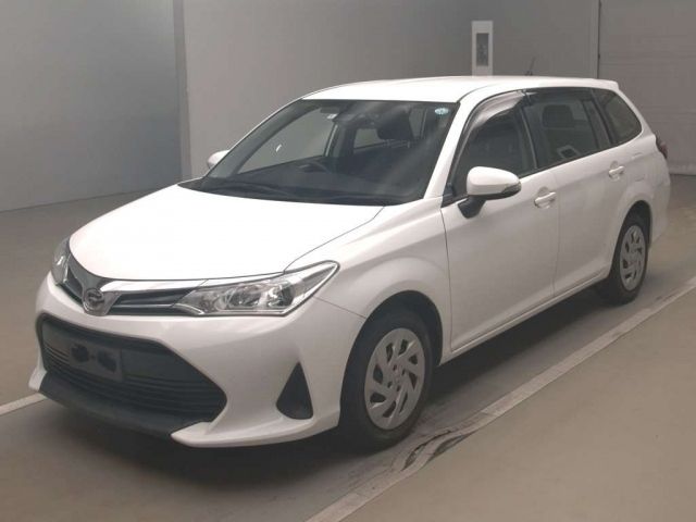 50099 Toyota Corolla fielder NRE161G 2018 г. (TAA Kantou)